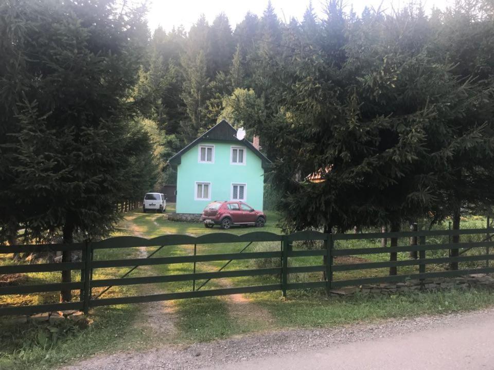 Pataki Kulcsoshaz Villa Izvoare  Exterior photo